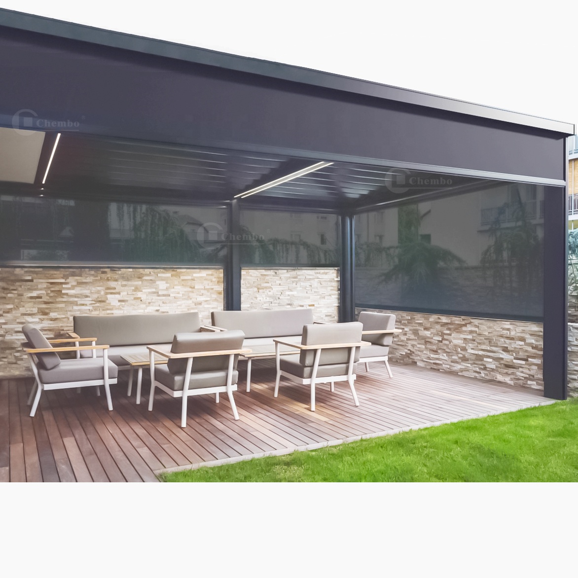 Outdoor Power Blinds - ม่านม้วนอัจฉริยะกันน้ำสำหรับภายนอกอาคาร ม่านม้วนอะลูมิเนียมกันลมแบบกำหนดเอง ม่านม้วนแบบมีรางซิป ม่านม้วนแบบมอเตอร์